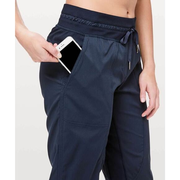 Lululemon Dance Studio Crop *25" True Navy Size 12 - Picture 4 of 9